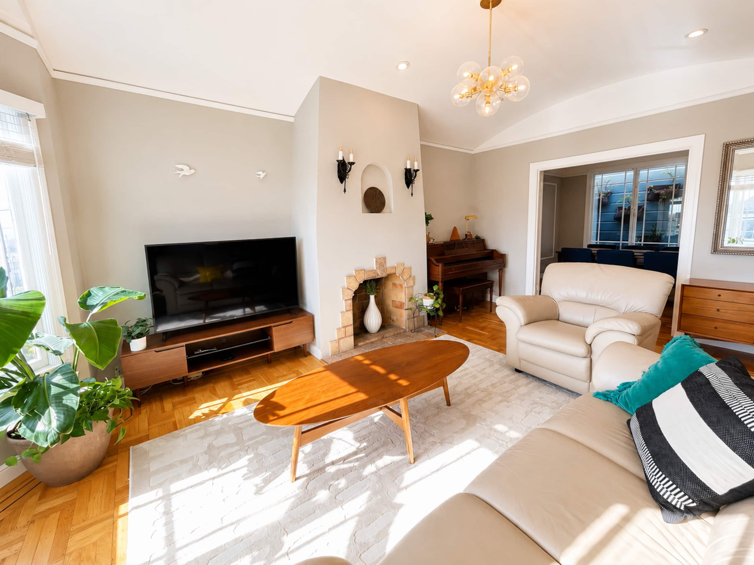 Home in San Francisco · ★5.0 · 2 bedrooms · 2 beds · 1.5 baths - Image 4