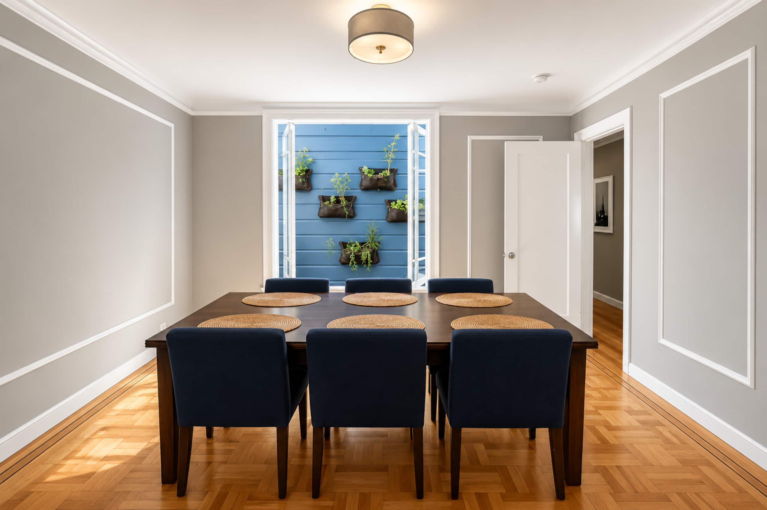Home in San Francisco · ★5.0 · 2 bedrooms · 2 beds · 1.5 baths - Image 8