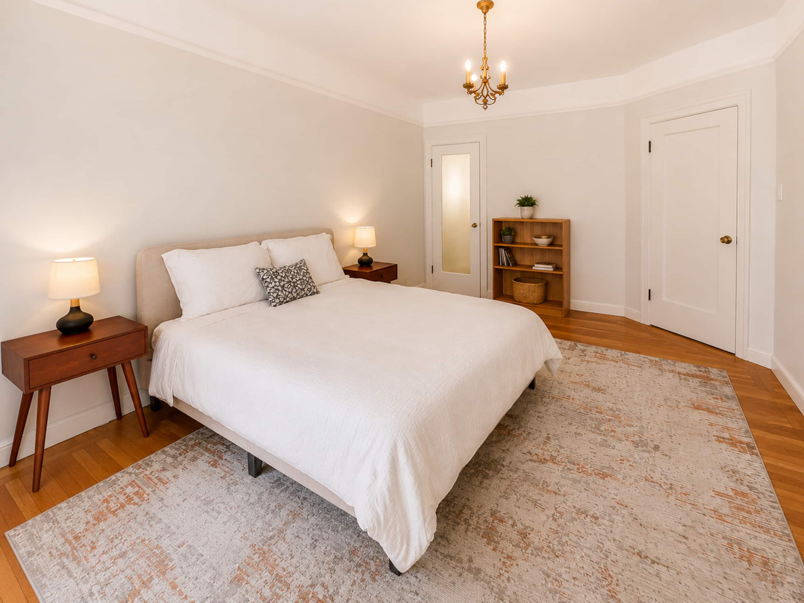 Home in San Francisco · ★5.0 · 2 bedrooms · 2 beds · 1.5 baths - Image 11