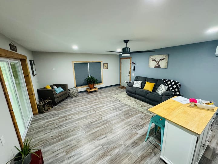 Sandy Creek Hideaway
-Couples Cabin
-Hot Tub - Arbuckle Wilderness, Davis