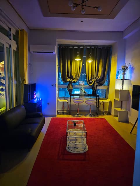 Charlie House
No. 2 Branch Maeilbang Station is located. # Private terrace # City view # 5 minutes on foot from Seomyeon # 30 seconds from the subway station #