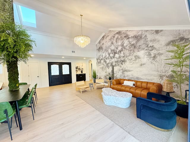 Stunning Design House with POOL near Disneyland! gallery image 3