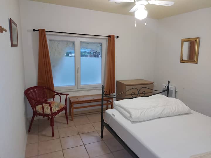 Gîte Bourg – spavaća soba u prizemlju