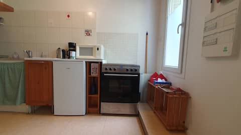 Annonce Airbnb populaire: House near metro à Montreuil
