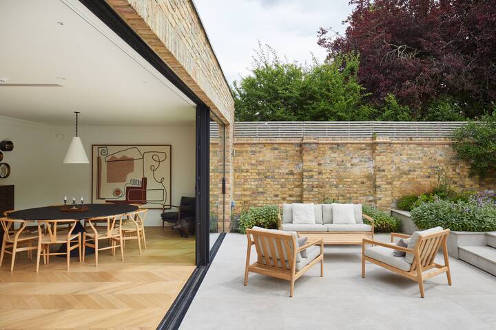 5-Bed Family Home in Barnes/Putney gallery image 5