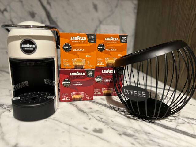 Luxury Scenic 270 views of Melb City Penthouse gallery image 2