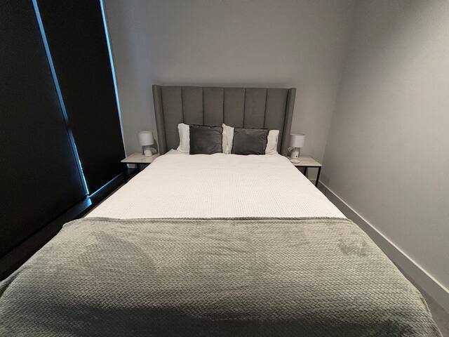 Luxury Scenic 270 views of Melb City Penthouse gallery image 4