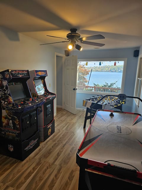 Highland Lakes View - Large Home & Family Fun, SKI