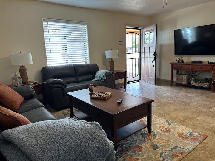 Casa De Flores 2 
Centrally Located - Las Cruces, NM