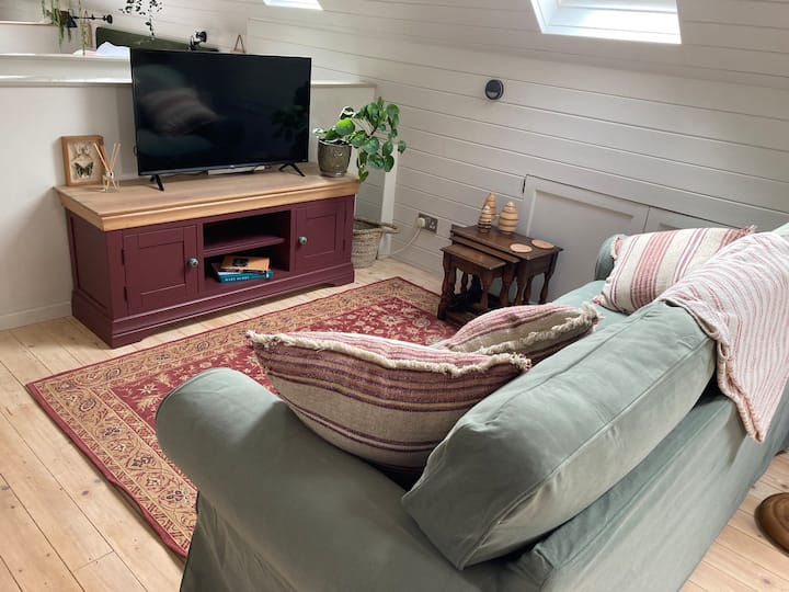 The Hidden Hideaway
At Springfields - Bromsgrove