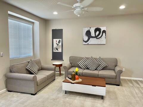 780 Executive House 2200 Sqft Meta
