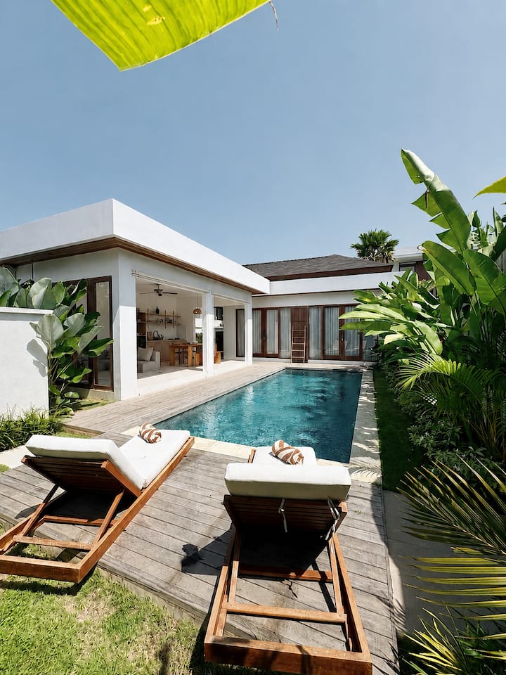 Ocean-inspired Sanctuary Pool & Garden - Jimbaran
