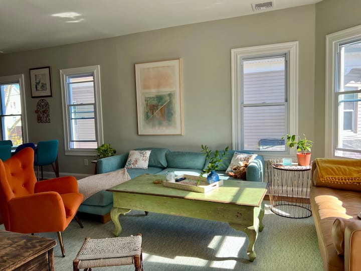 Whimsical Aquatic Hideaway - Dartmouth, MA