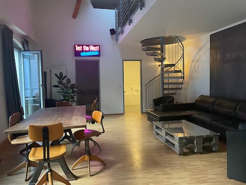 Top Airbnb: Gallery apartment near the city park in Nürnberg