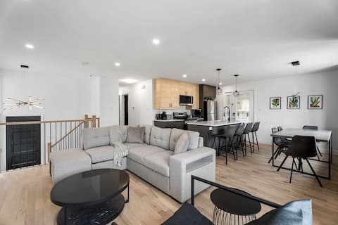 Popular Airbnb listing: The house of beautiful memories in Le Vieux Longueuil