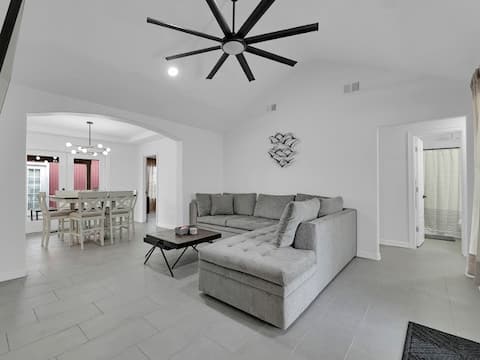 Popular Airbnb listing: Lugar Alta 10 in Edinburg