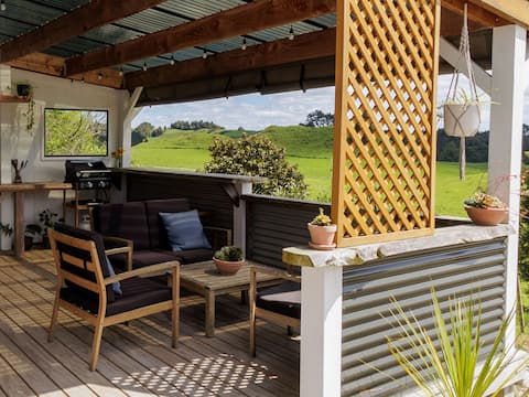 Top performing Airbnb: Nature's Nest - Glowworms, Forest & Country Bliss in Rotorua District North