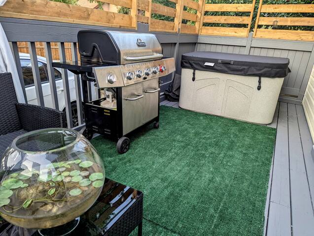 The Gwen – Gym/Sauna/Hot tub gallery image 2