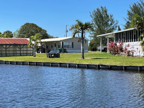 2 houses, 2 boat slips boat ramp,6 bedrooms 4 bath