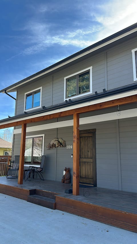 Entire Home in Bellevue, ID