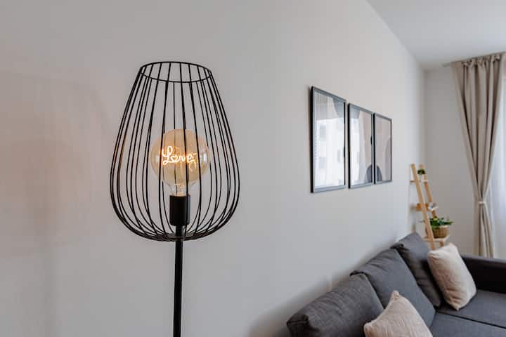 Stylish One-bedroom Sea Retreat - Famagusta