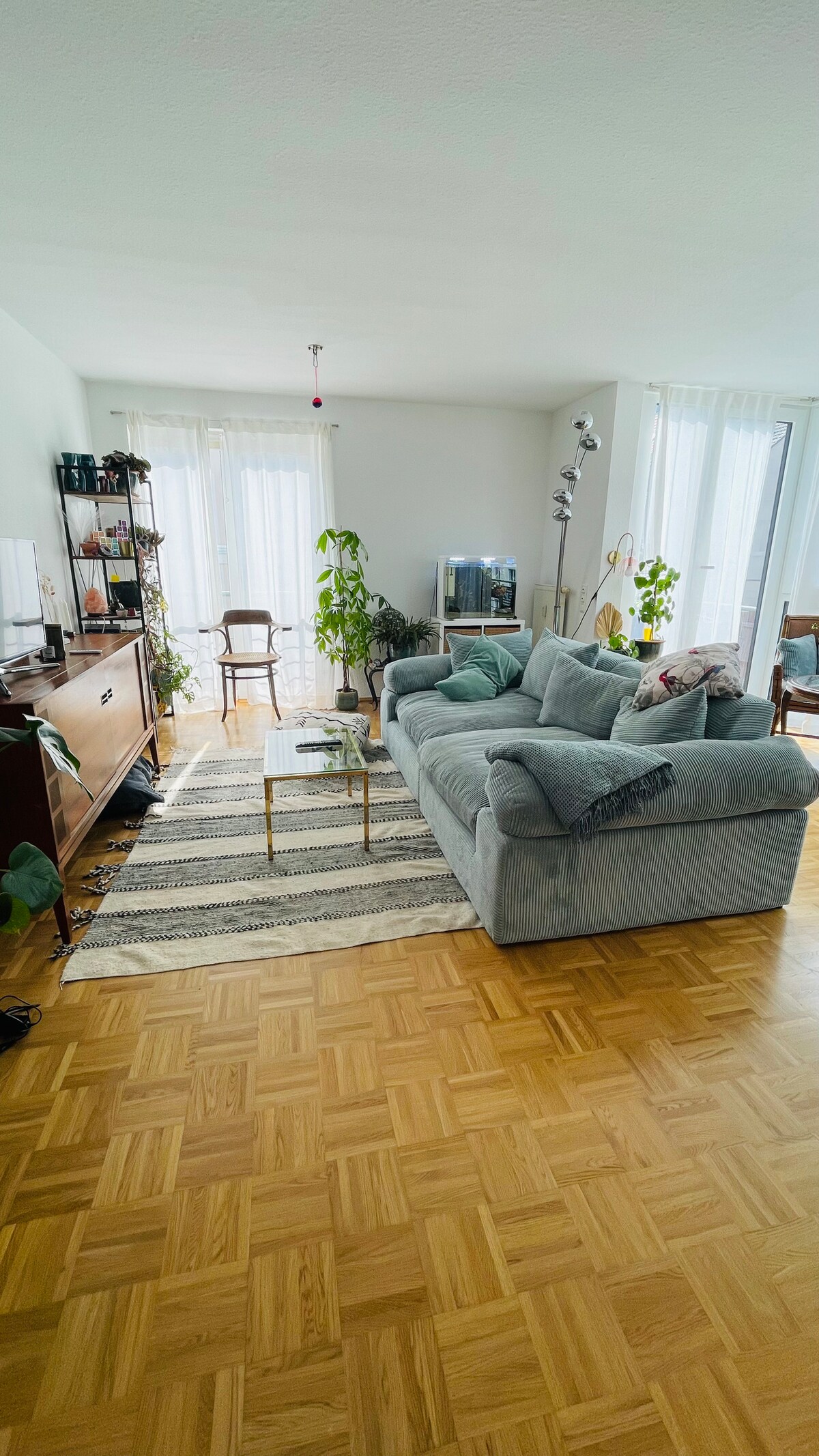 Top Airbnb: 7 minutes to the fair, apartment right on the Rhine in Mülheim