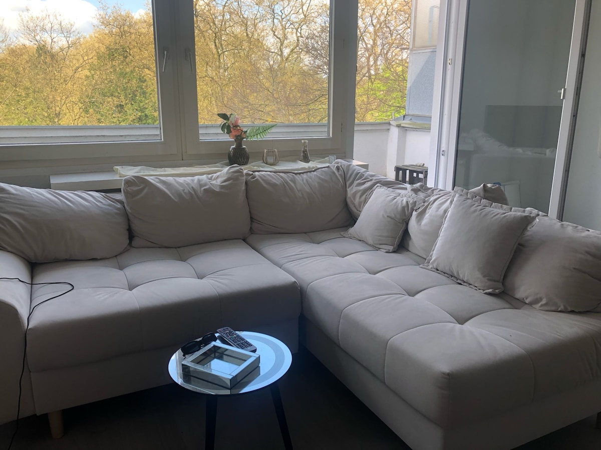 Top performing Airbnb: 10 minutes to Lake Aachen in Lindenthal