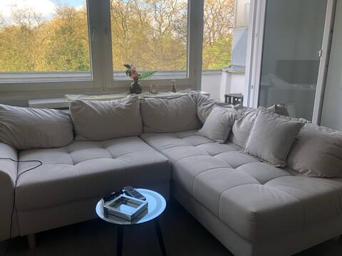 Leistungsstarkes Airbnb: 10 minutes to Lake Aachen in Lindenthal