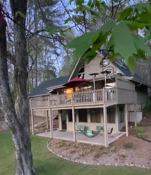A Mountain Lake Cabin