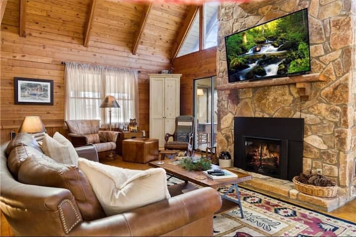 A Mountain Lake Cabin - Mountain Rest, SC