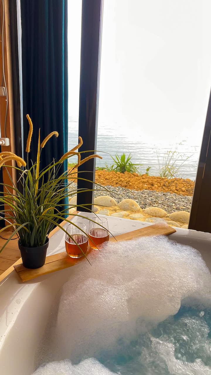 Bungalow with sea view 1