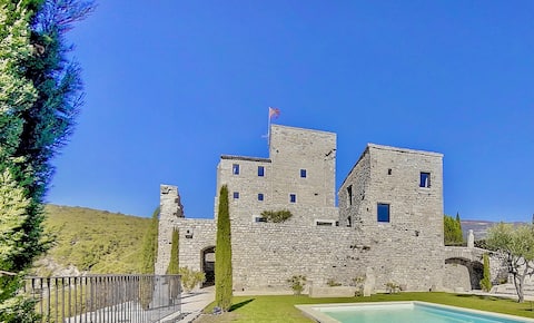 Gîte-Chateau in Drôme Provençale