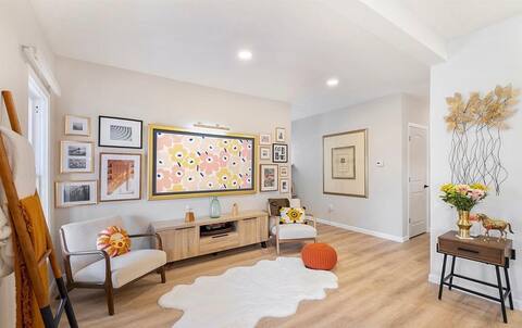 Stylish Flushing Retreat