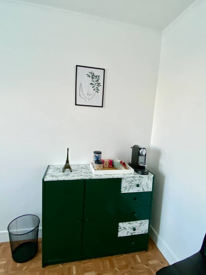 Teen girls Nanterre