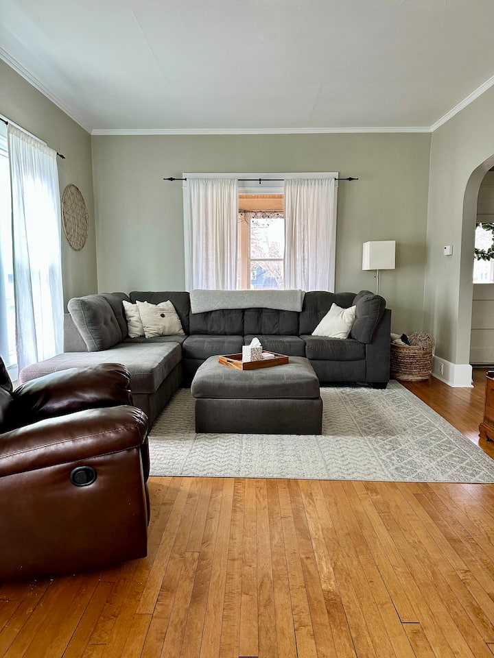 Character Home - Eaa Rental - Oshkosh, WI