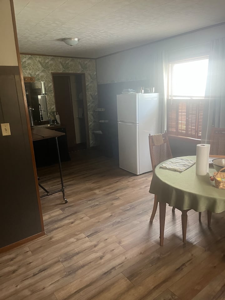 1 Bedroom Apartment Unit 2 - Vincennes, IN