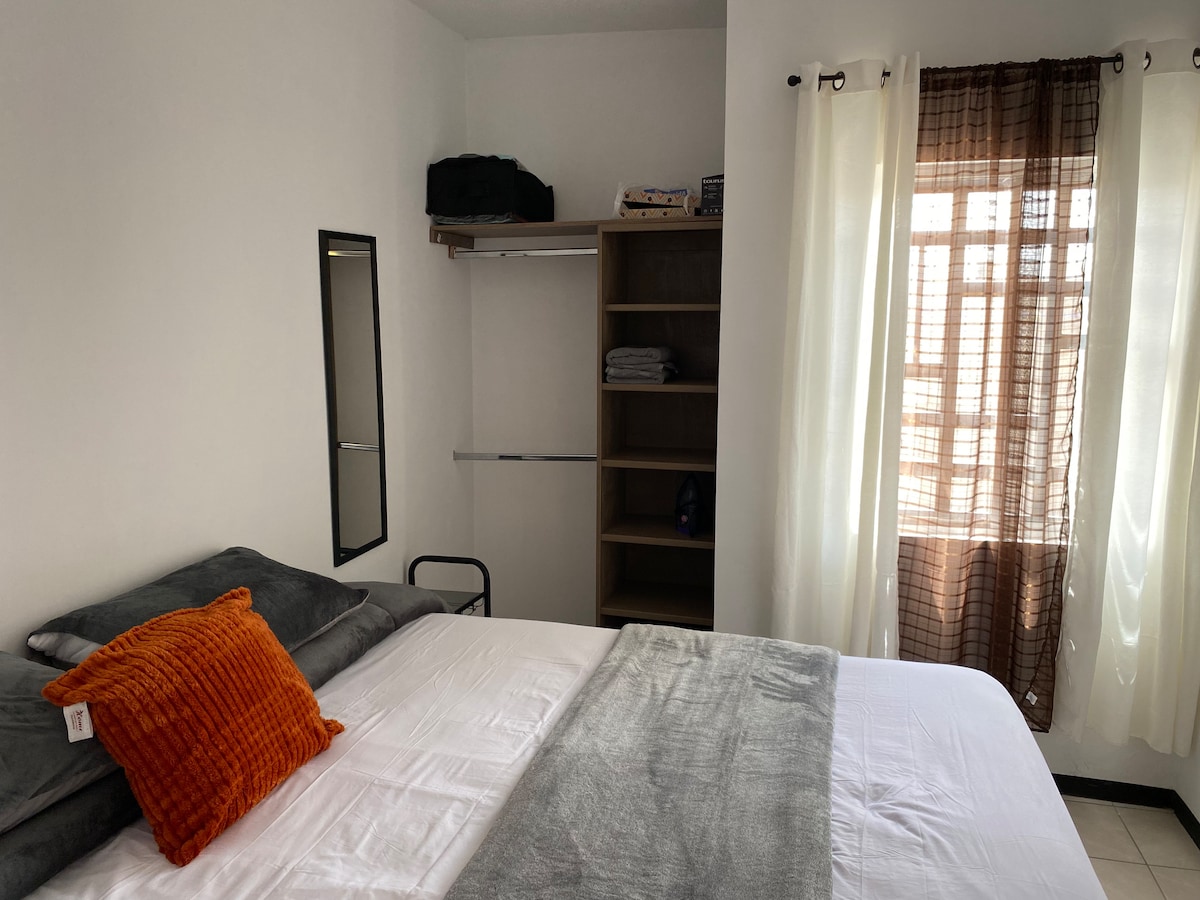 ห้องนอนกว้างขวาง Kingdom zíze พร้อมห้องน้ำส่วนตัว 