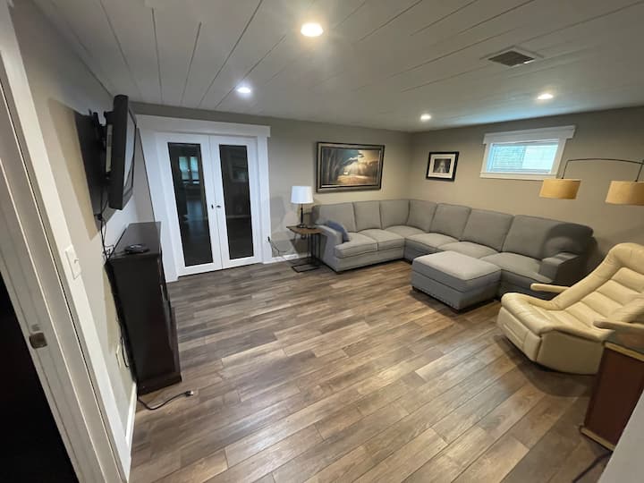 Your Home Away From Home. - Scotsdale, MO