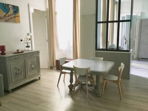 Top performing Airbnb: F3 in the very center of St Etienne in Saint étienne