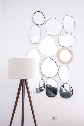 VILLA LINA | Skyearth Liberty Villa | 5′ from tube gallery image 4