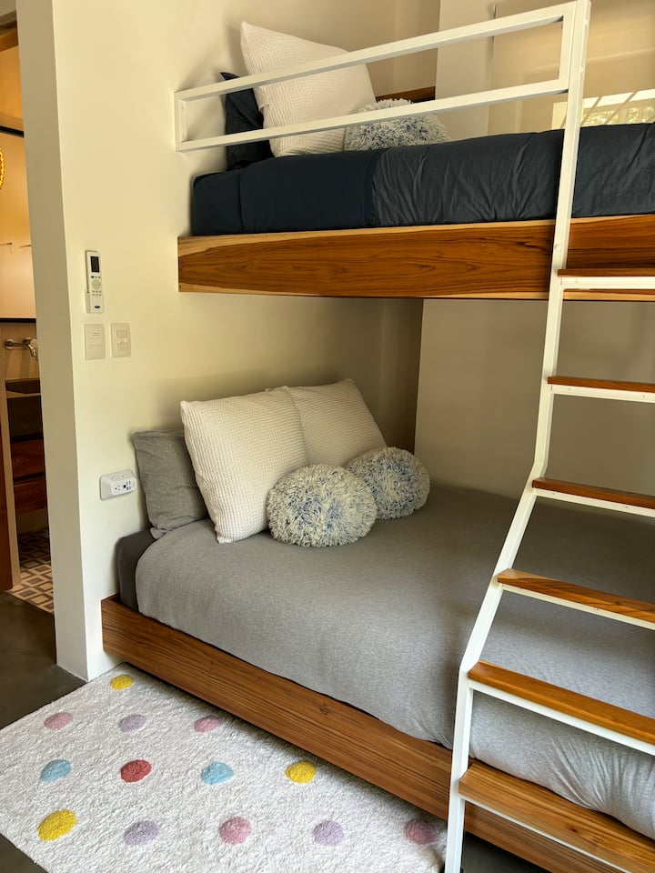 Spálňa 2: dvojlôžková izba s manželskou posteľou. 