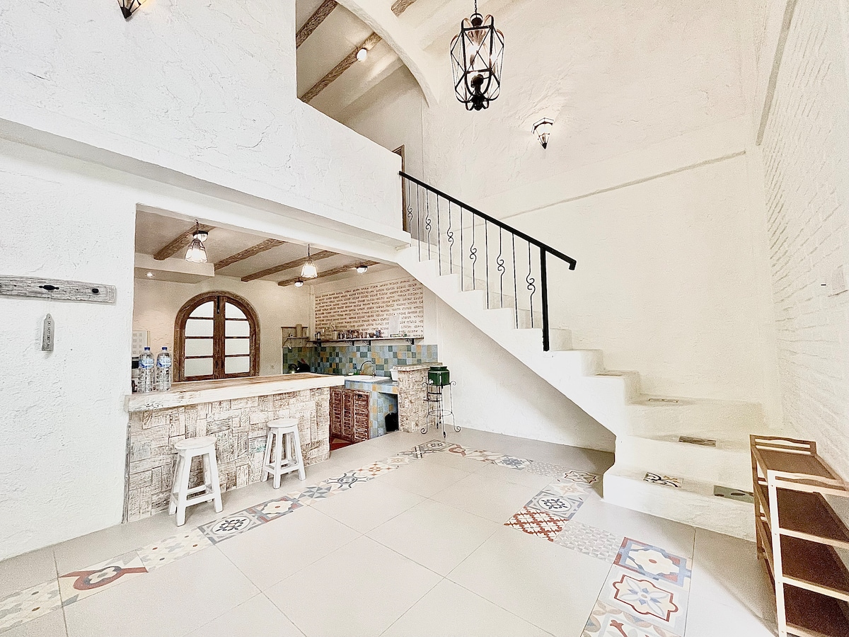 ビーチ徒歩圏！アンティーク調の隠れ家アパート Antique M3｜バリ島