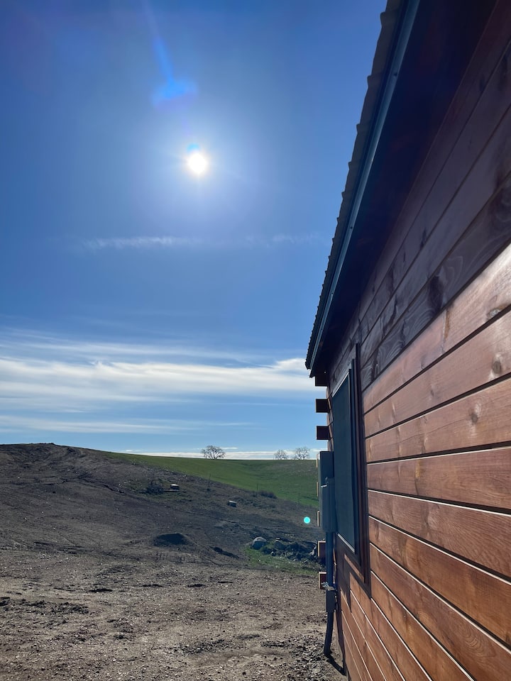 Luxury Prairie Cabin 2 with Hot Tub