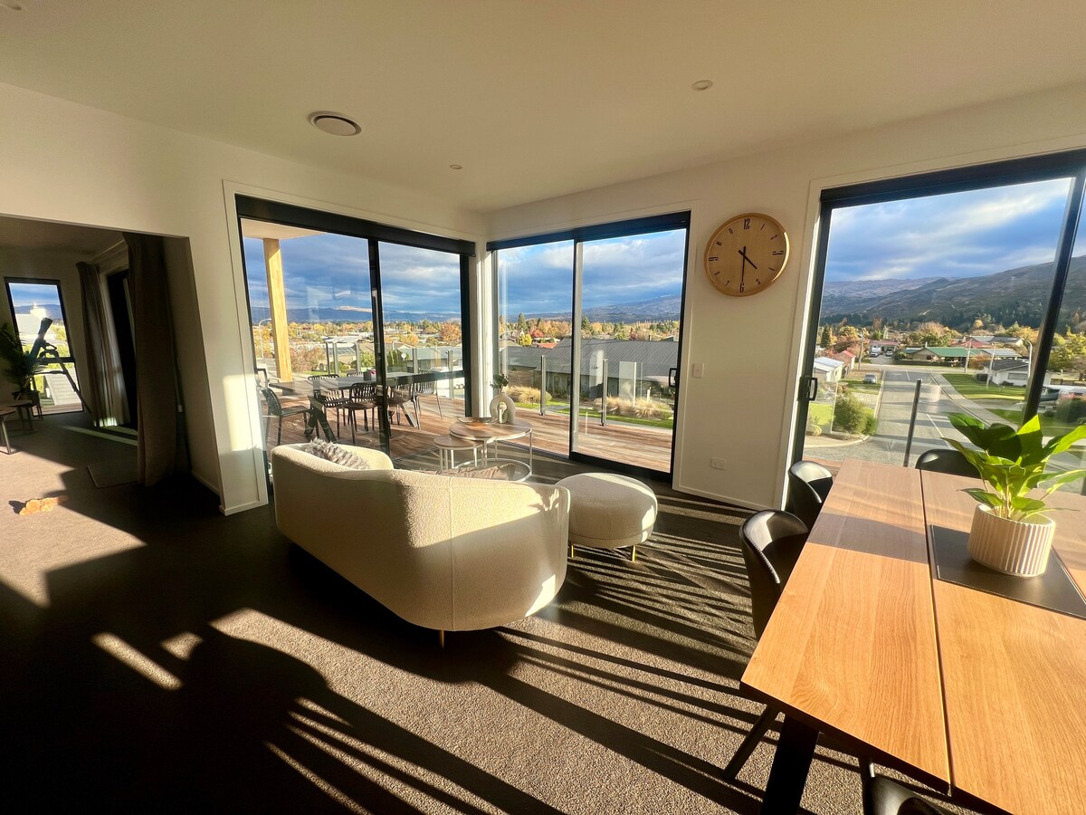 Popular Airbnb listing: New home - amazing views in Central Otago District East