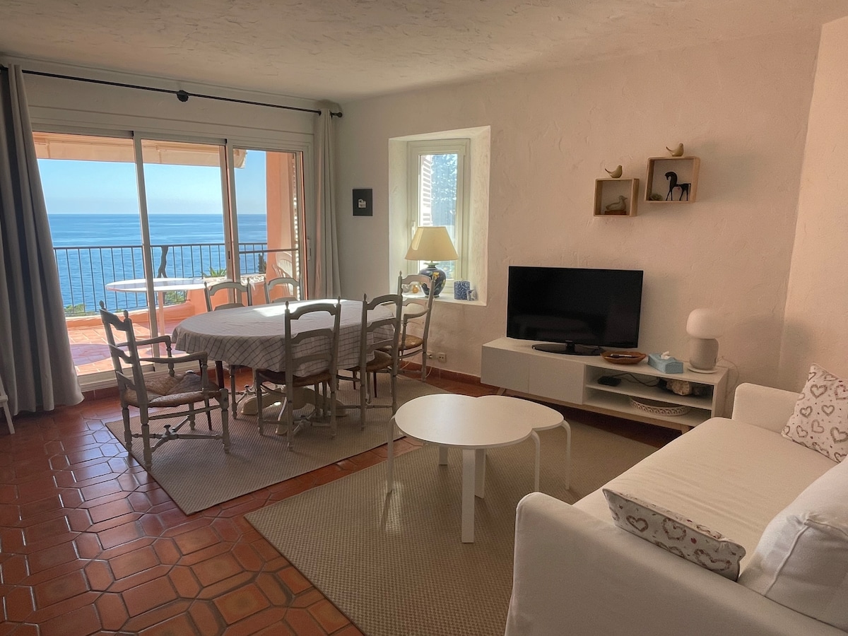 غرفة المعيشة