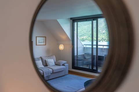 Balcony on the charming lake, 3 bedrooms with view