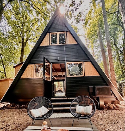 Private cabin with hot tub & sauna in nature