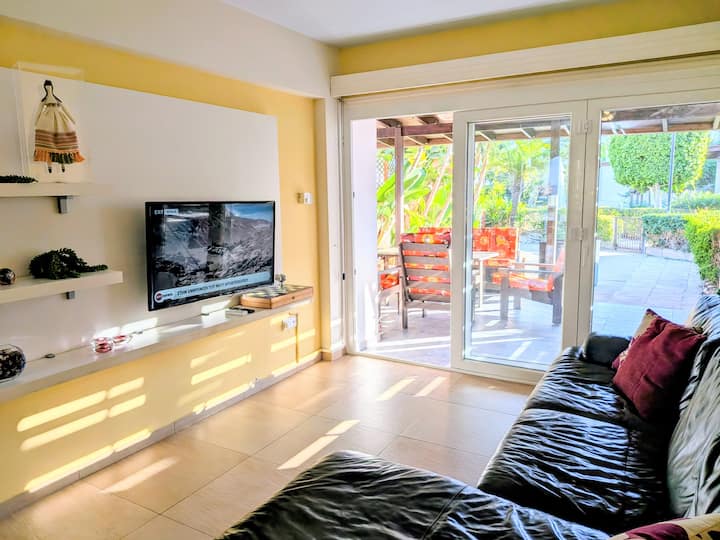Sunny, Relaxing, On The Beach. Aemak-lar 0000486 - Larnaca