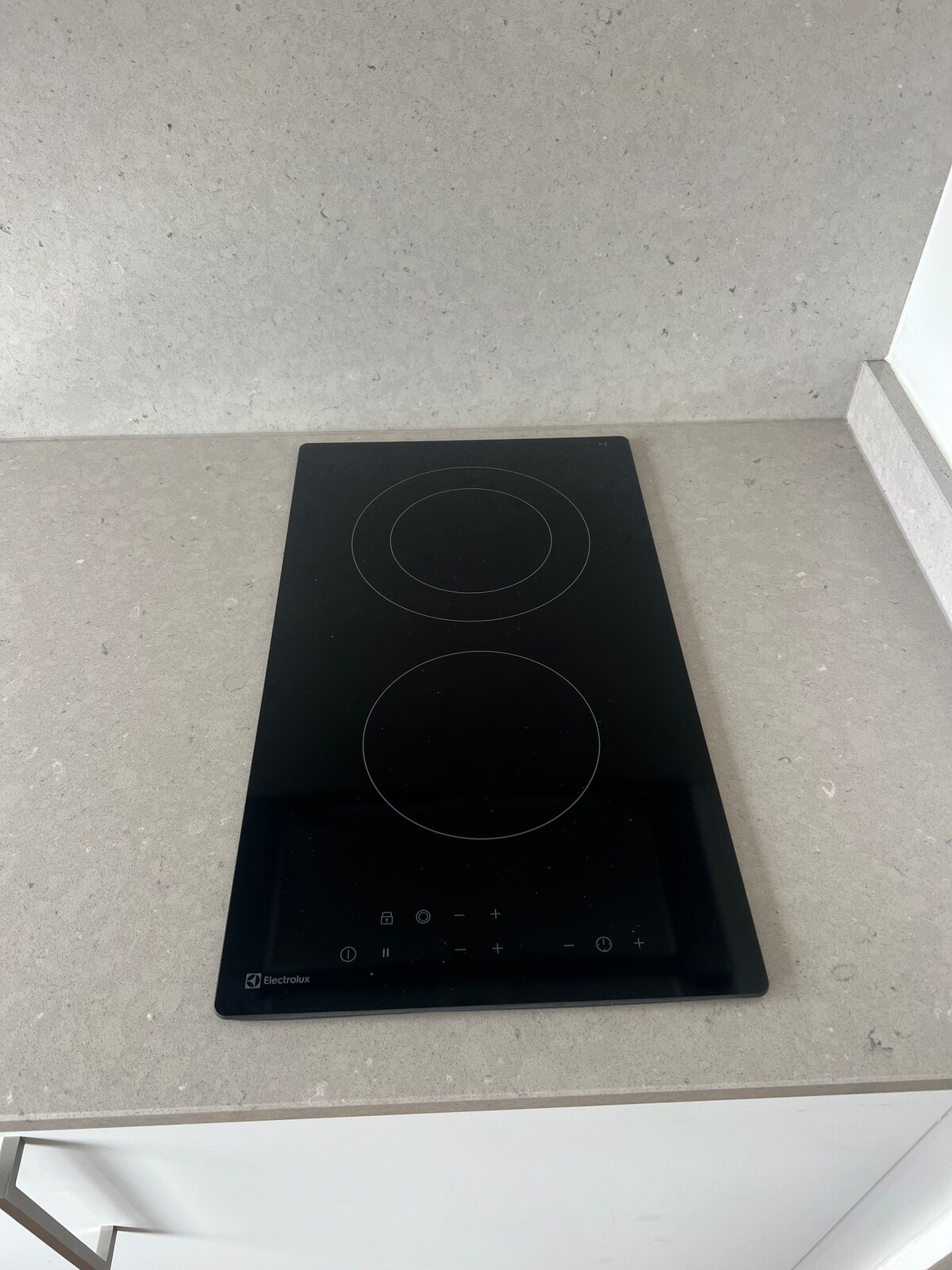 Popular Airbnb listing: Flowery apartment in Pâquis