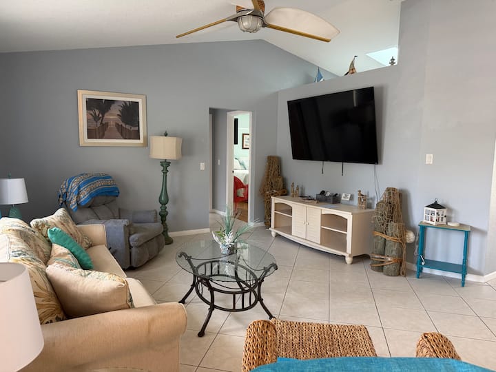 Family-friendly 3br Cottage With Pool & Fast Wi-fi - Port Charlotte, FL